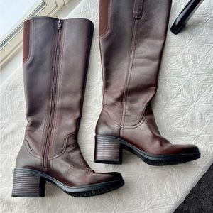 Clarks size 6 chocolate brown ultimate comfort collection tall boot